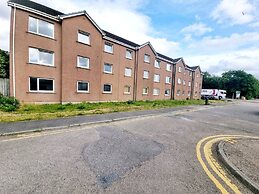 Lovely 2 bed with free parking