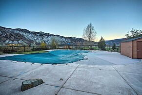 Magnificent Gypsum Retreat on the Colorado River!