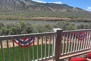 Magnificent Gypsum Retreat on the Colorado River!
