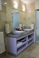 5a Coral Suites