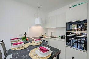 Beachy Vibes- 900m From the Beach