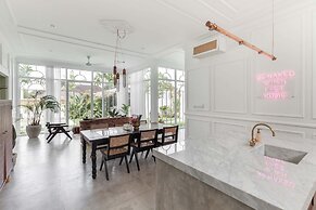 No Rush Villas