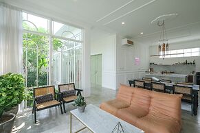 No Rush Villas