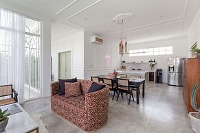 No Rush Villas