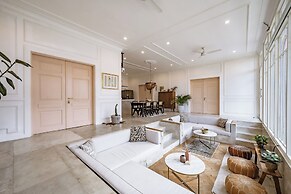 No Rush Villas