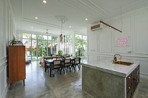 No Rush Villas
