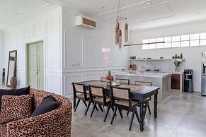No Rush Villas
