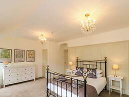 10 Chaloner