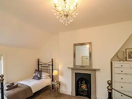 10 Chaloner