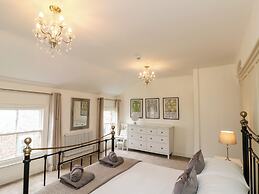 10 Chaloner