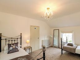 10 Chaloner