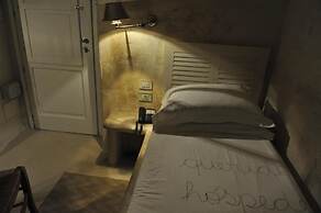 L Hotel In Pietra