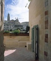 L Hotel In Pietra