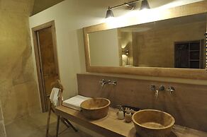 L Hotel In Pietra