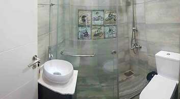 2 Bed Flat - Sleeps 6 - Pets - Pool - Parking