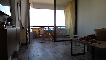 2 Bed Flat - Sleeps 6 - Pets - Pool - Parking