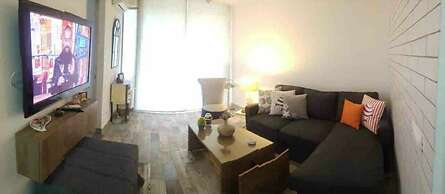 2 Bed Flat - Sleeps 6 - Pets - Pool - Parking