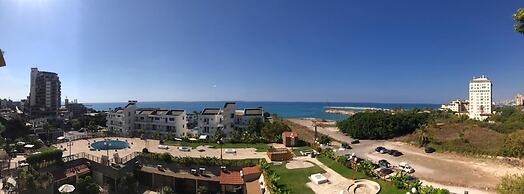 2 Bed Flat - Sleeps 6 - Pets - Pool - Parking