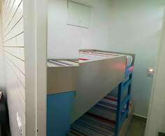 2 Bed Flat - Sleeps 6 - Pets - Pool - Parking