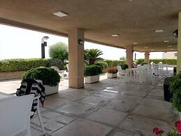 Chalet in Siwar, 3 min From Le Royal Hotel, Rimal
