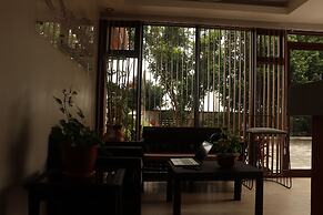 Sarojus Farmview Hotel