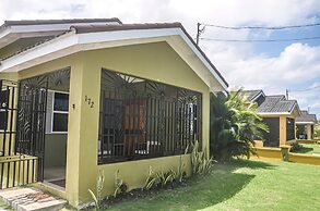 Twin Peak Cottage