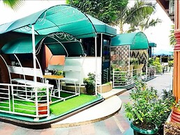 G TOWN HOTEL