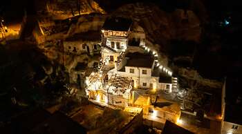 Bayar Cave Suites