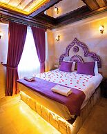 Bayar Cave Suites