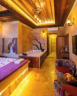 Bayar Cave Suites