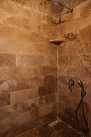Bayar Cave Suites