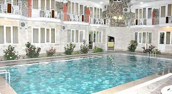 dolphin hotel
