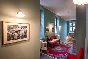 Old School Hotel