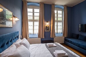 Old School Hotel