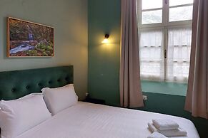 Old School Hotel