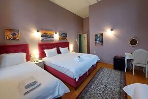 Old School Hotel