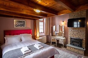 Old School Hotel