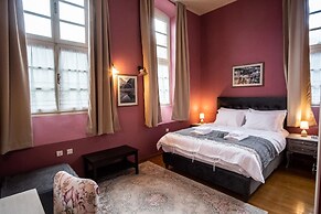 Old School Hotel