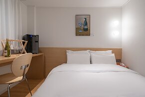 Anook Hotel Guri