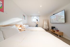 Anook Hotel Guri