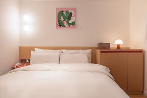 Anook Hotel Guri