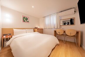 Anook Hotel Guri