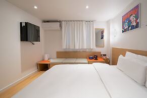 Anook Hotel Guri