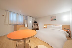 Anook Hotel Guri