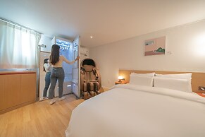Anook Hotel Guri