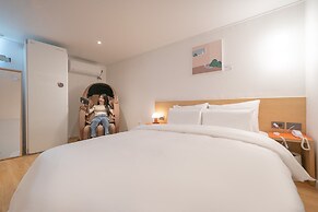 Anook Hotel Guri