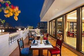 Gloud Hotel