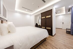 Gloud Hotel