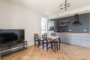 Bastion Wałowa by Q4Apartments