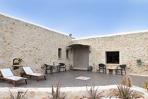 Heliopetra Lux Villa with private Pool